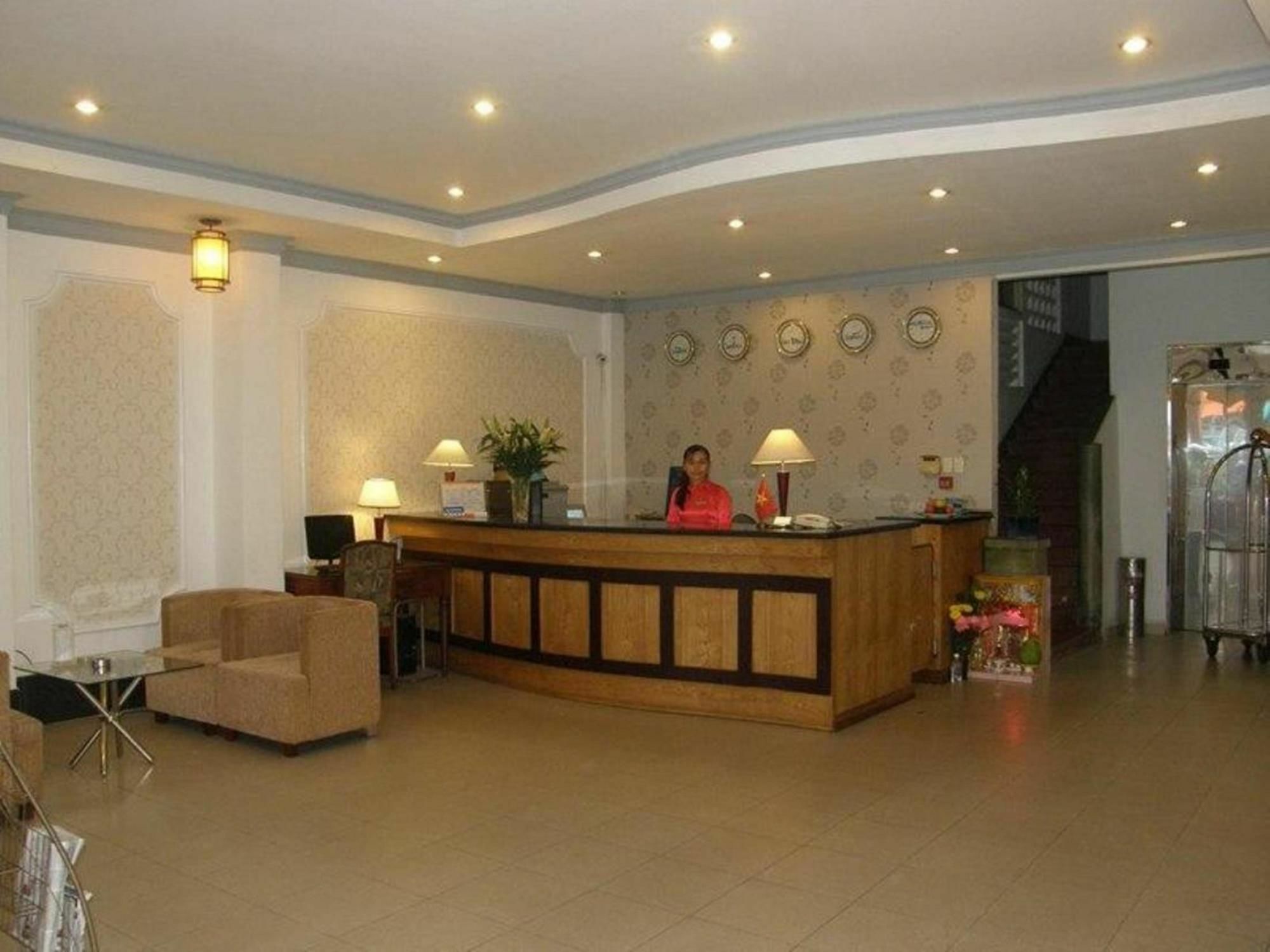 Khách sạn Trung Mai
